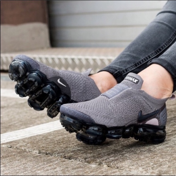 nike air vapormax flyknit moc 2 on feet